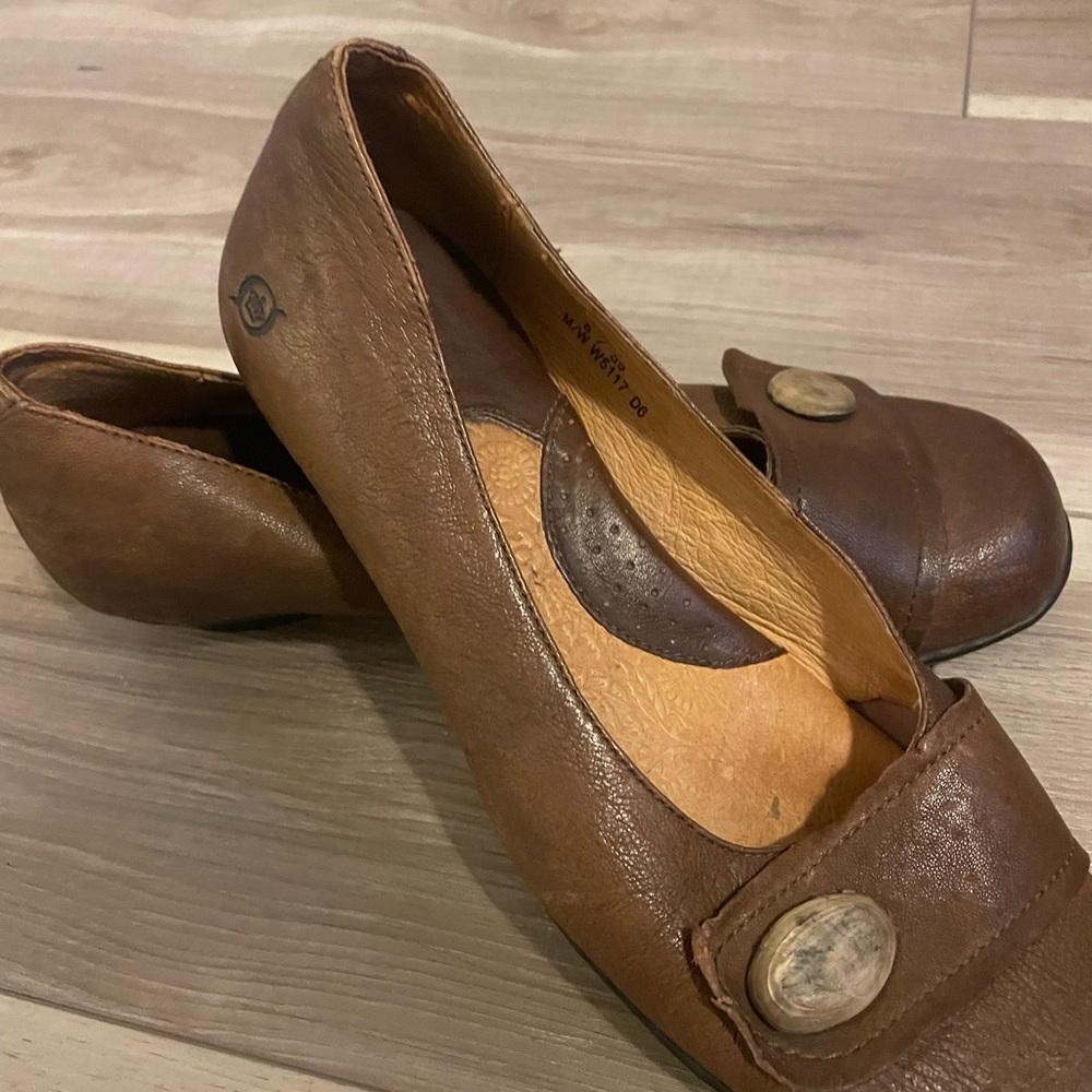 Shoes - Picture 7 of 8